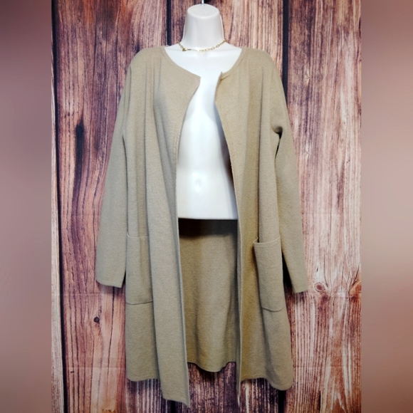 JCrew Women's Business Casual Cardigan So Comfortable! - Picture 1 of 4